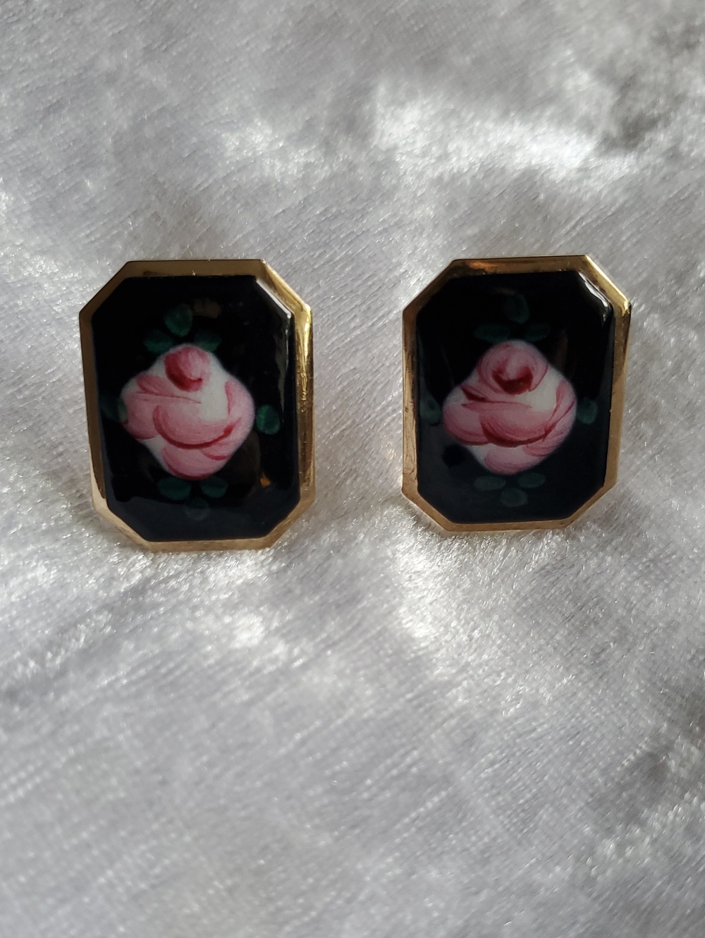 Vintage Gold Tone Hand-Painted Pink Rose Porcelain Screw Back Clip On Earrings